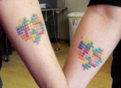 This couple has had matching Tetris heart tattoos inked into their forearms as a symbol of the love in their relationship