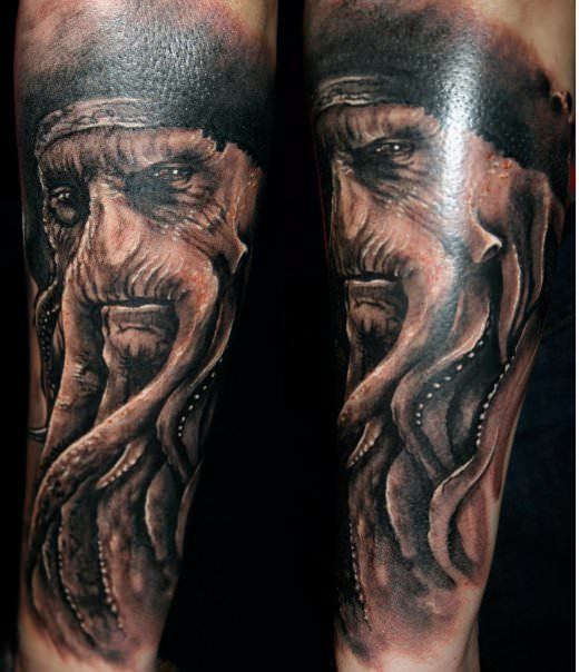 This Pirates of the Caribbean tattoo by GuilZekri uses stark contrast to create a realistic effect