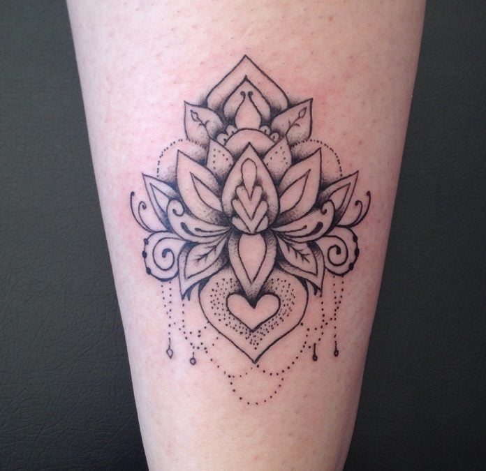 Tattoo artist José Audi has placed this beautiful lotus flower on top of a heart to symbolise both the tattoo owner's heart and spirit